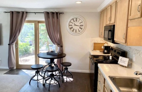 El Dorado Hills House | Exquisite Retreat: W/Hot tub, Scenic Views, Shopping, & added on In-law Suite