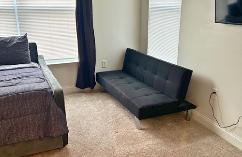 Charlotte Apartment | Exquisite Retreat in Charlotte - Pool, Gym