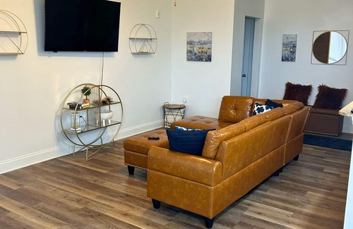 Charlotte Apartment | Exquisite Retreat in Charlotte - Pool, Gym