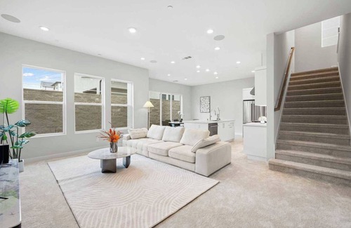 Foothill Ranch House | Exquisite Retreat on Pin Ln #41790