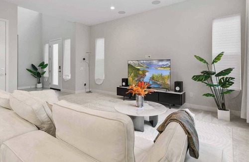 Foothill Ranch House | Exquisite Retreat on Pin Ln #41790
