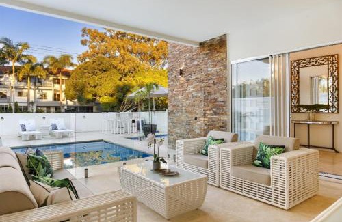 Noosaville House | Exquisite Riverside Living, Noosaville
