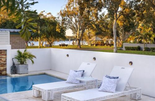 Noosaville House | Exquisite Riverside Living, Noosaville