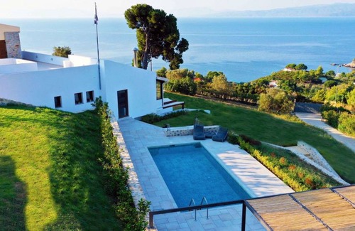 Agia Paraskevi Villa | Exquisite Skiathos Villa Skiathea Villa Alpha 3 Bedroom Private Pool Troulos