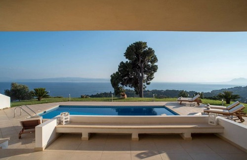 Agia Paraskevi Villa | Exquisite Skiathos Villa Skiathea Villa Beta 2 Bedrooms Private Pool Troulos