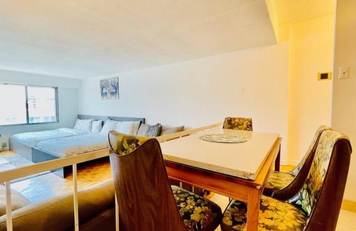 Shaughnessy Village Apartment | Exquisite Skyview Downtown Montreal Apartment