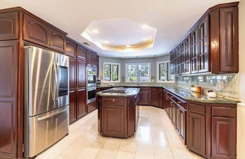 Laguna Hills House | Exquisite Spanish Villa Retreat Pool Sauna