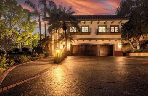 Laguna Hills House | Exquisite Spanish Villa Retreat Pool Sauna