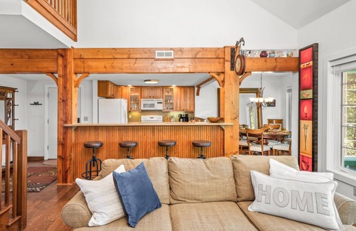 Mountain Air Condo | Exquisite views from this Mountain Air home near Asheville, Mt. Mitchell & more.