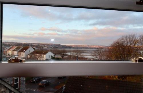 Mumbles House | Extended Fishermans cottage with stunning sea views