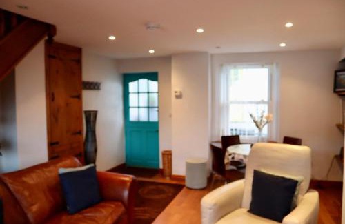Mumbles House | Extended Fishermans cottage with stunning sea views