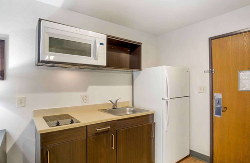 North Charleston Hotel | Extended Stay America Select Suites - Charleston - Ashley Phosphate Rd.