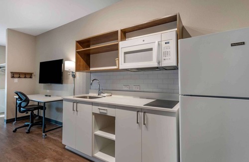 Port Charlotte - Charlotte Harbor Hotel | Extended Stay America Premier Suites Port Charlotte I75