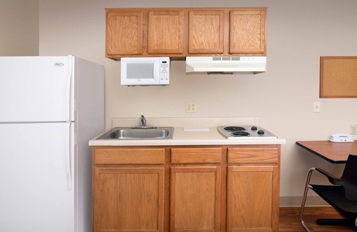 Shipyard Plaza Hotel | Extended Stay America Select Suites - Wilmington - West