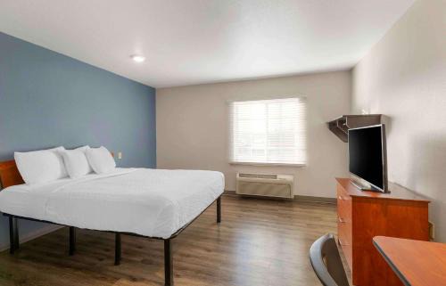 Cleveland Hotel | Extended Stay America Select Suites - Cleveland - Airport