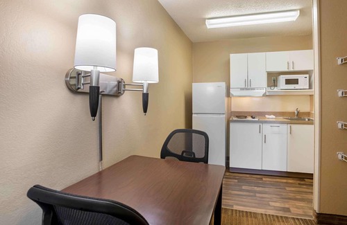 Morrisville Hotel | Extended Stay America Select Suites Raleigh RDU Airport