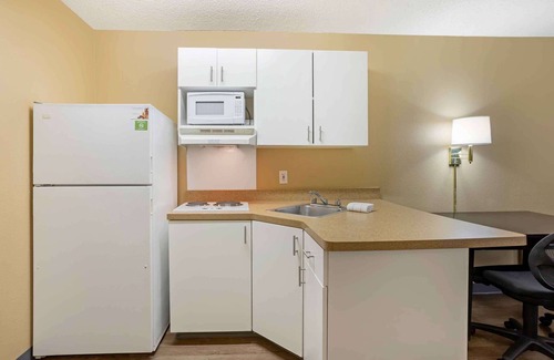 Springfield Hotel | Extended Stay America Select Suites Springfield South