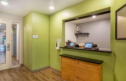 Pine Forest Hotel | Extended Stay America Select Suites - Pensacola - Northwest
