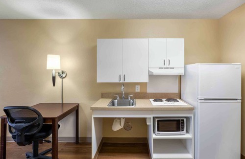 Waukesha Hotel | Extended Stay America Select Suites - Milwaukee - Waukesha