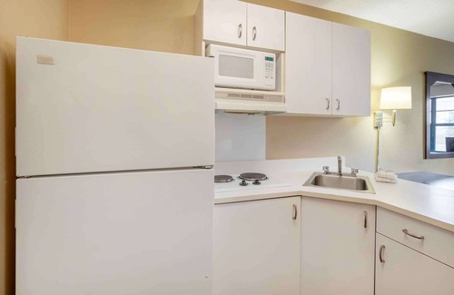 Schaumburg Hotel | Extended Stay America Suites Chicago Woodfield Mall
