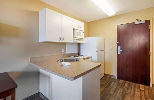 Schaumburg Hotel | Extended Stay America Suites Chicago Woodfield Mall