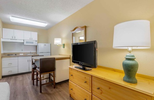 Five Oaks Hotel | Extended Stay America Suites Portland Beaverton