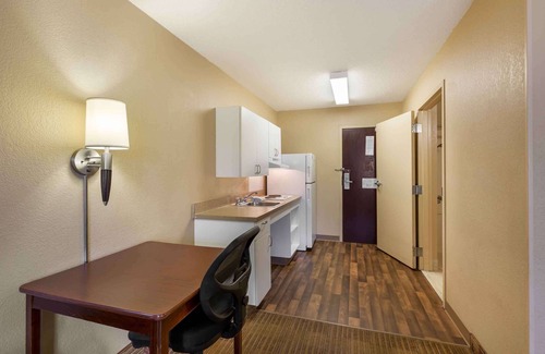 Brooklyn Hotel | Extended Stay America Suites Cleveland Brooklyn