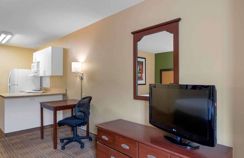 Sandy Springs Hotel | Extended Stay America Suites Atlanta Perimeter Crestline