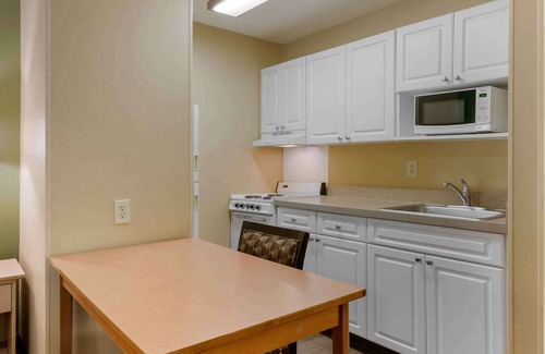 Florida Center Hotel | Extended Stay America Suites Orlando Theme Parks Vineland Rd