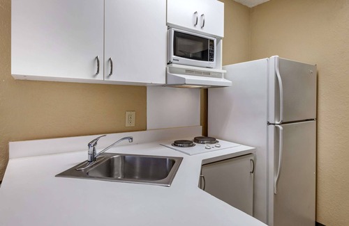 Florida Center Hotel | Extended Stay America Suites Orlando Theme Parks Major Blvd