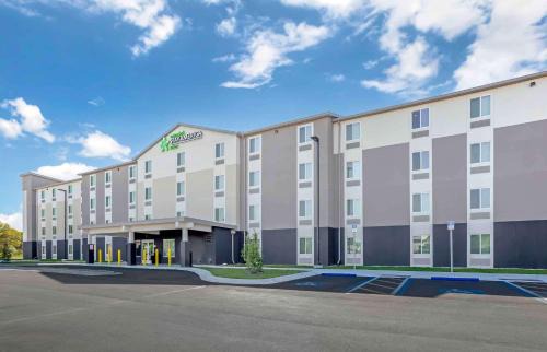 Orient Park Hotel | Extended Stay America Suites - Tampa - Casino Area