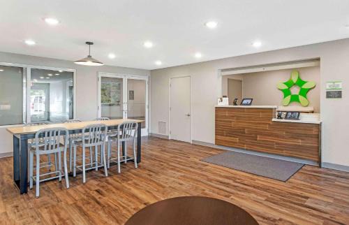Orient Park Hotel | Extended Stay America Suites - Tampa - Casino Area