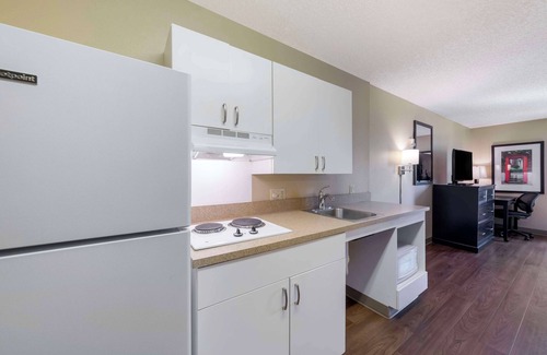 Orange Hotel | Extended Stay America Suites Orange County Katella Ave