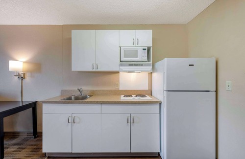 Orange Hotel | Extended Stay America Suites Orange County Katella Ave