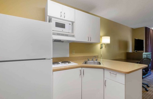 Carver City - Lincoln Gardens Hotel | Extended Stay America Suites Tampa Airport Spruce Street