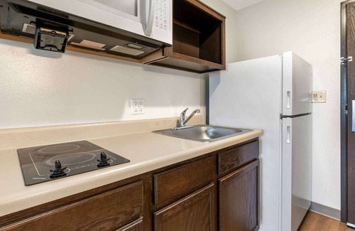 Louisville Hotel | Extended Stay America Select Suites - Louisville - Airport