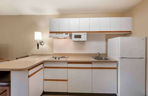 North Olmsted Hotel | Extended Stay America Suites Cleveland Airport North Olmsted