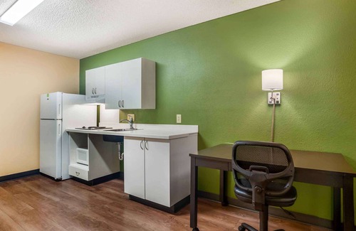 Palm Springs Hotel | Extended Stay America Suites Palm Springs Airport