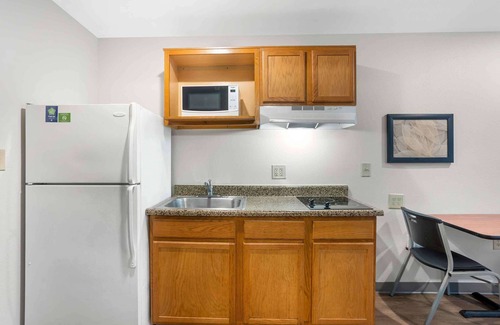 Springfield Hotel | Extended Stay America Select Suites - Springfield - South - Battlefield