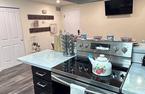Millcreek Condo | Extended Stay Cozy 2-bedroom condo with WiFi, AC in beautiful Salt Lake City