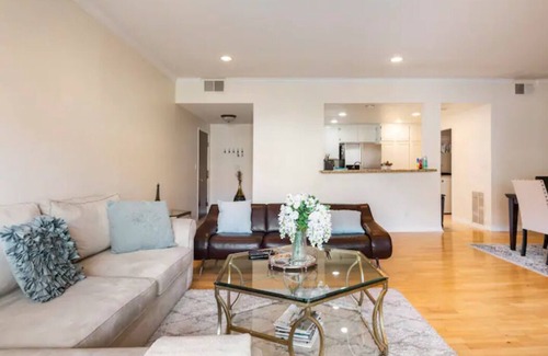 Playa Del Rey Condo | Extended Stay, Cozy, Pool View, near LAX, Beach!