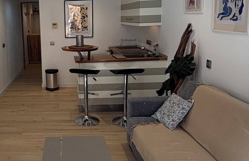 La Llotja-Born Apartment | Extended Stay Oasis In Historic Quarter Of LA LONJA