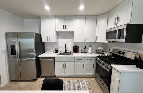 Northridge Apartment | Extra Large 1bed 1bath 950sq feet