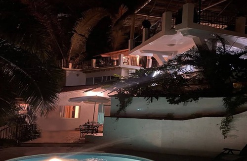 Conchas Chinas House | Extraordinary - 3 bdrm, 4 bath home with pool in Conhca Chinas
