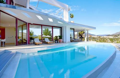 Nueva Andalucia Apartment | Extraordinary 7 BDRM Villa w Pool, Gym, Cinema