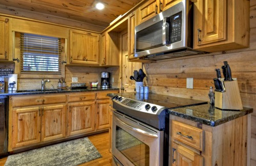 Ridges Over the Lake Cabin | EXTRAORDINARY cabin, hot tub, game room, fire pit, 6 decks, gated community