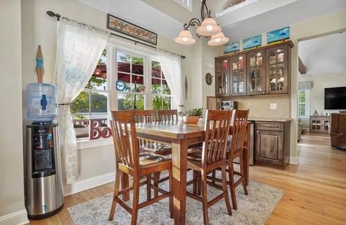 Danbury House | Extraordinary Candlewood Lake home in Danbury CT