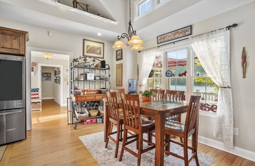 Danbury House | Extraordinary Candlewood Lake home in Danbury CT