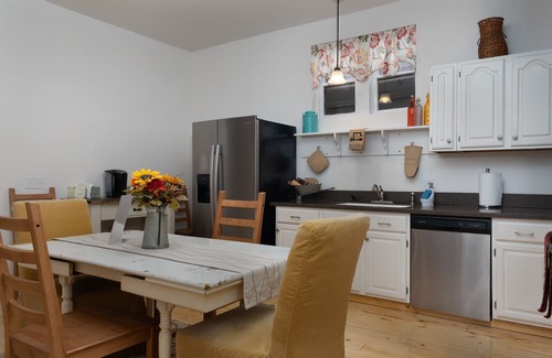 Madison House | Extremely clean! Dog Freindly Bungalow one block to Main Street