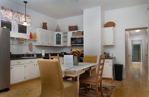 Madison House | Extremely clean! Dog Freindly Bungalow one block to Main Street